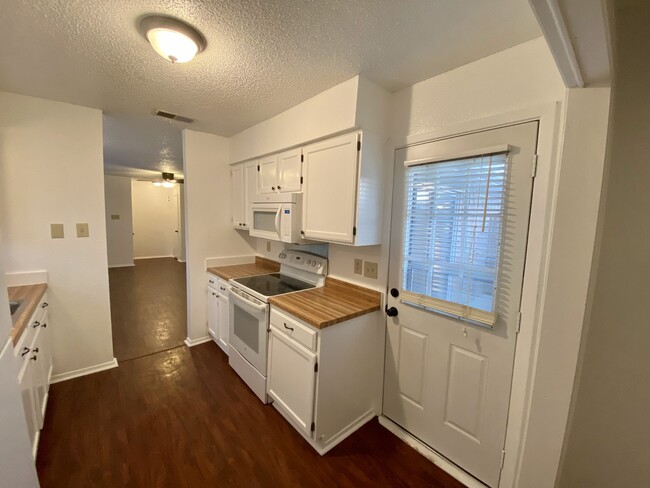 Kitchen - 1809 West Spring Creek Parkway