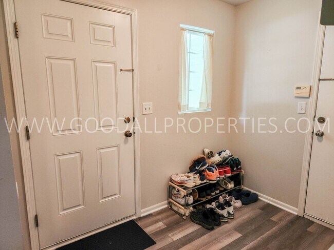 Building Photo - Updated 3 Bedroom Home in Waukee