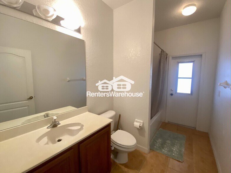 Building Photo - 313 Burford Cir
