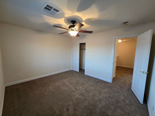 Building Photo - A Fabulous 3 Bedroom, 2.5 Bathroom, 2 Car Garage Townhome in NW Las Vegas