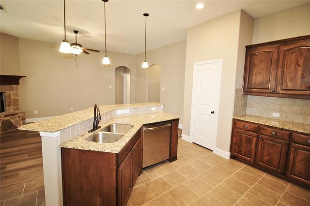 Building Photo - 222 Chimney Rock Dr