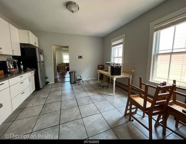 Building Photo - 372 Medford St