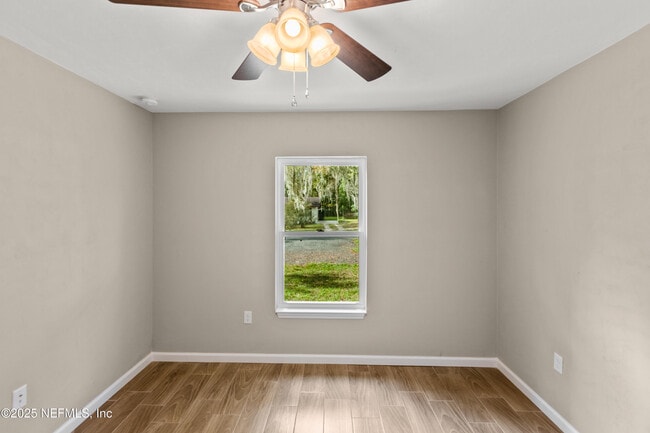 Building Photo - 442 SW Naha St