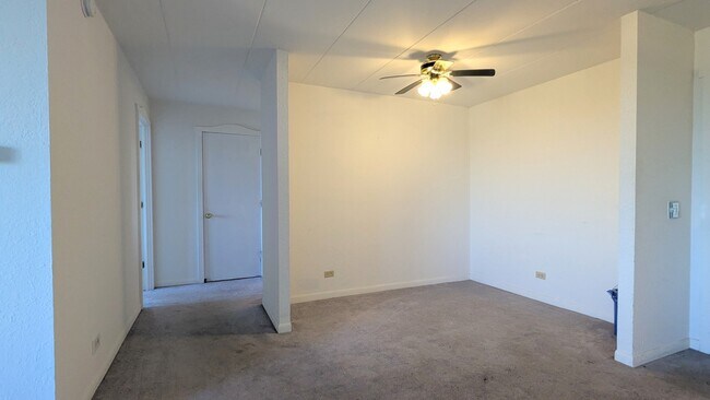 Building Photo - 1 Renaissance Pl