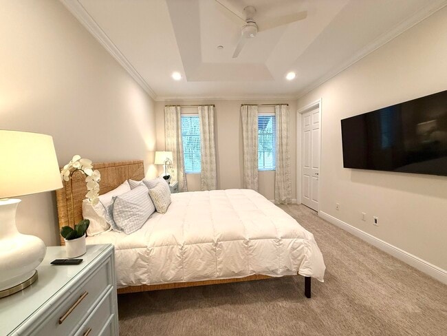 Building Photo - 809 Estancia Wy