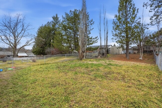 Building Photo - 10921 E 16th Ave