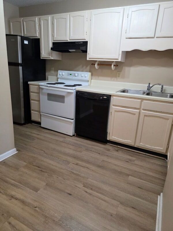 Building Photo - 7700 Porcher Dr