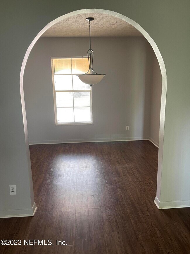 Building Photo - 6073 Shakespeare Dr