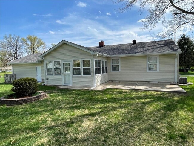 Building Photo - 433 Essen Ln