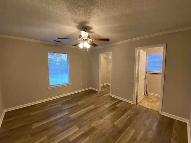 Building Photo - 1603 Hendry Ave