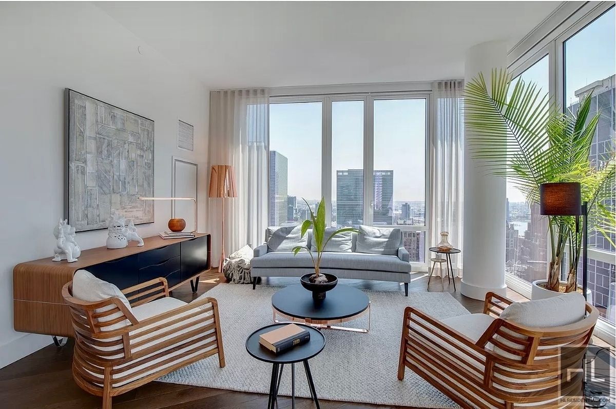 Building Photo - East 44th Street