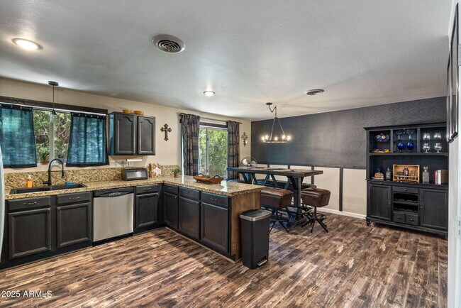 Building Photo - 3361 W Hansen