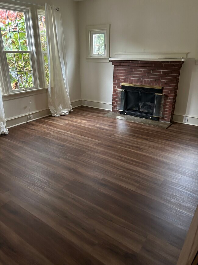 Building Photo - 309 Belmont Ave