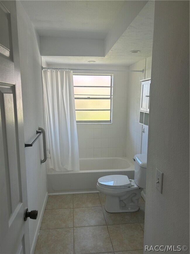 Building Photo - 209 S Tyler St