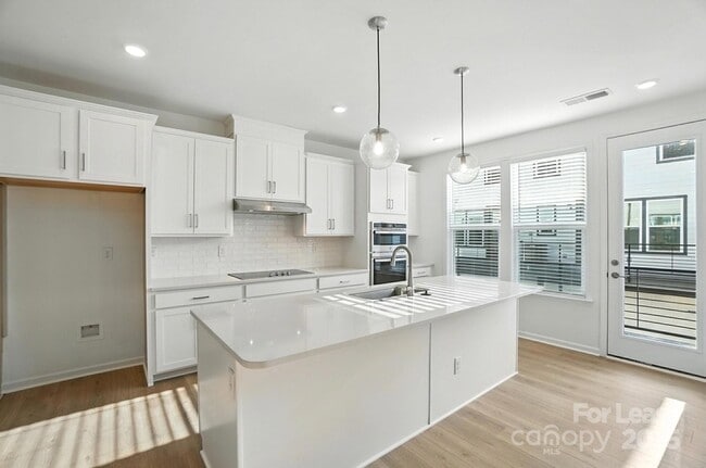 Building Photo - 5033 Westmead Ln