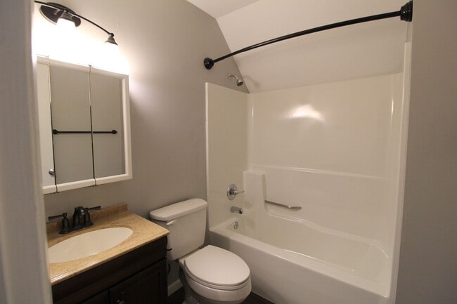 Building Photo - 1342 Hunters Rd