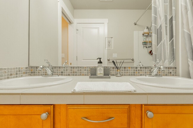 Building Photo - 16009 SE 164th Pl