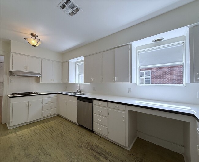 Building Photo - 2312 Quenby St