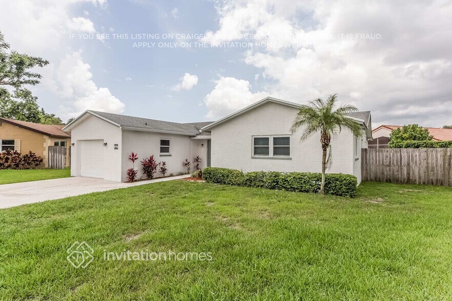 Building Photo - 8758 SW 11th St