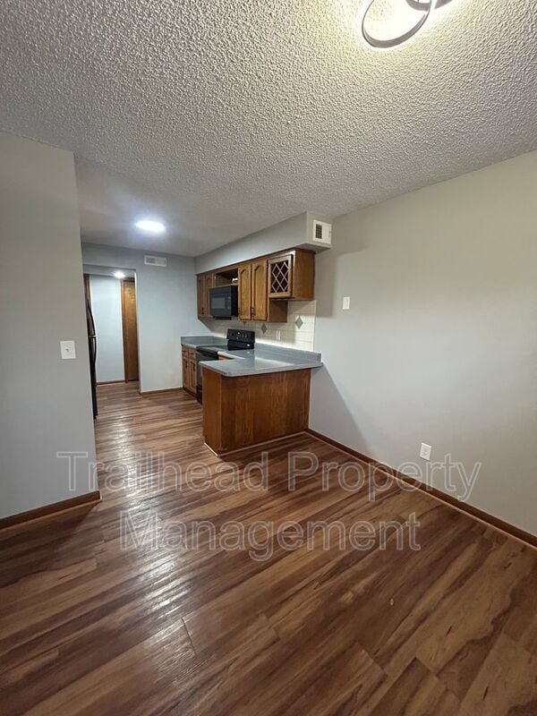 Building Photo - 3405 NW Duncan Rd