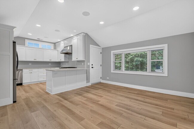 Building Photo - 240 S Brainard Ave