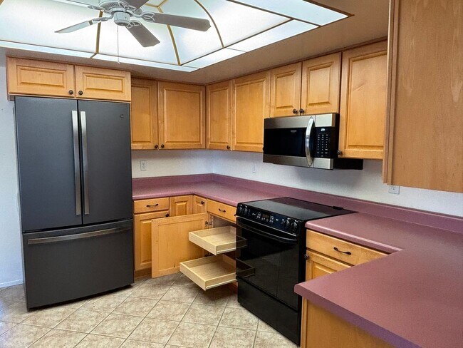 Building Photo - Spacious 3 bedroom Long Term Unfurnished home in Leisure World a 45+ Active Adult Resort Community