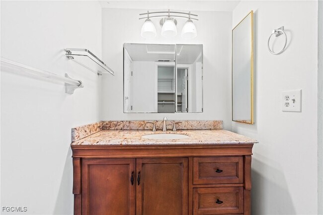 Building Photo - 1429 Cape Coral Pkwy W