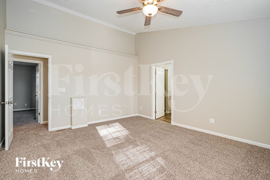 Building Photo - 2445 Linbaugh Rd