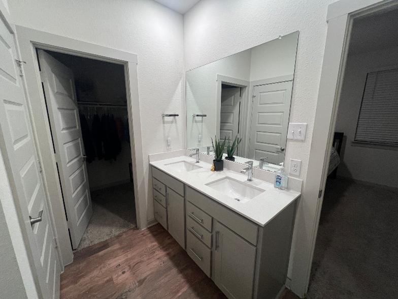 Building Photo - 109 Scarborough Wy