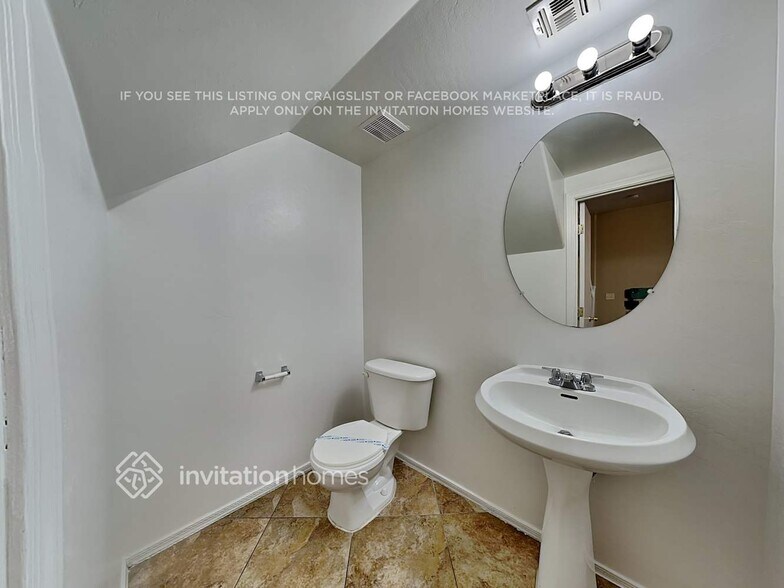 Building Photo - 3926 W Park St