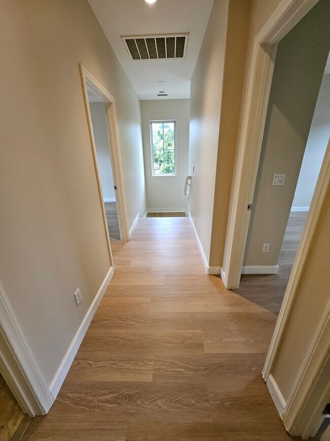 Building Photo - Stonegate detached home!
