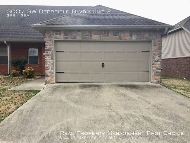 Building Photo - 3/2 Duplex for Rent in Bentonville!