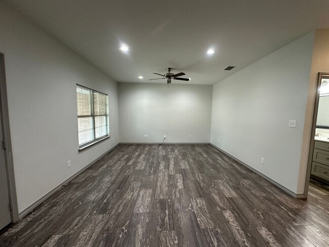 Building Photo - 13314 CR 285-Unit 5