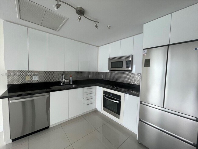 Building Photo - 92 SW 3rd St