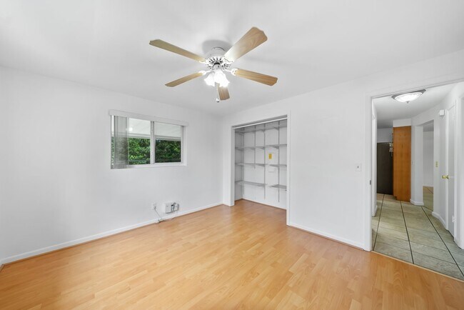 Building Photo - Move In Ready 3/2