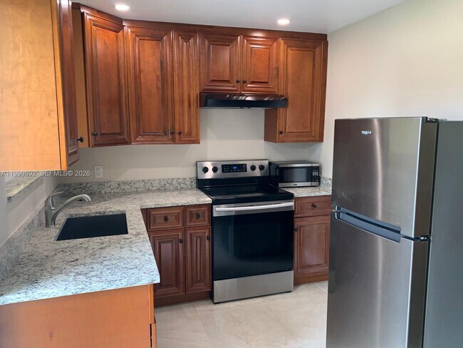 Building Photo - 19121 NE Miami Ct