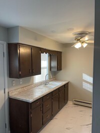 Building Photo - Cozy 2 BR / 1 Bath Townhome in Turtle Creek