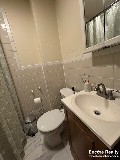 Building Photo - 121 Brook St