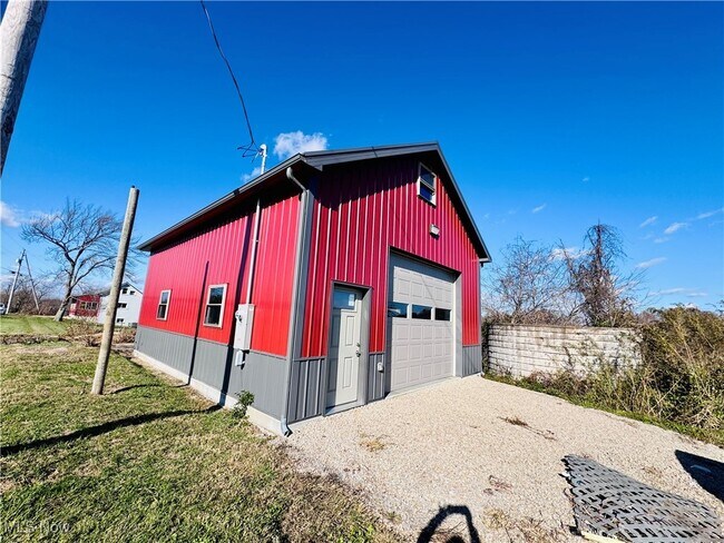 Building Photo - 3420 Point Lookout Rd