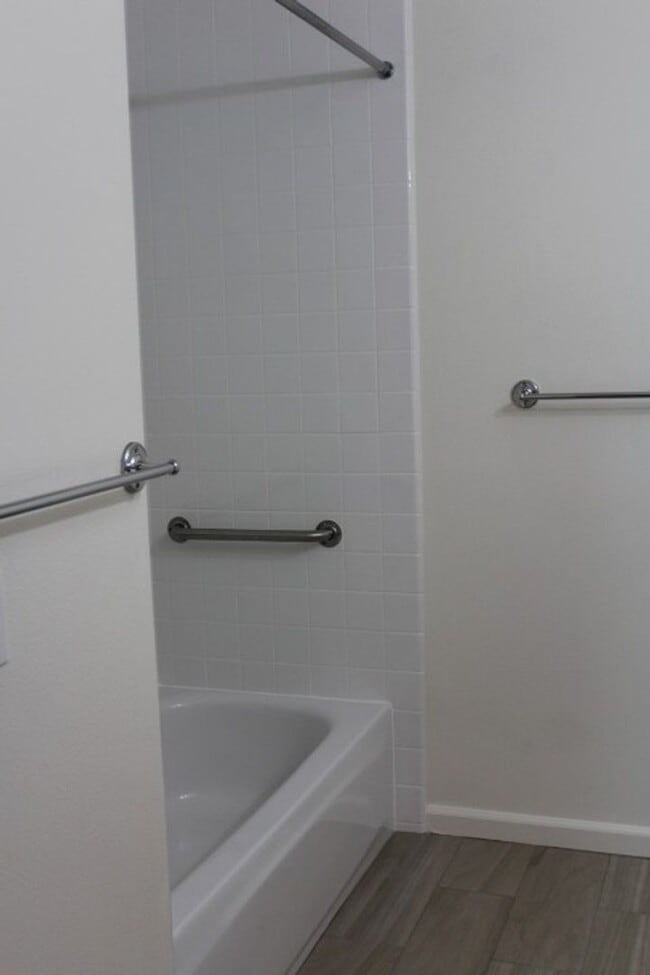 Building Photo - Westside San Mateo Condo  Corte Bella