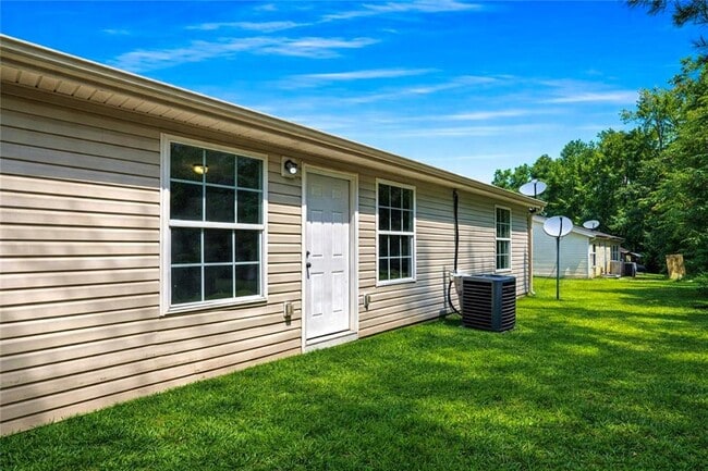 Building Photo - 588 Elle's Wy