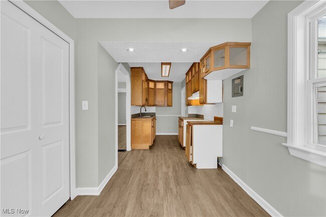 Building Photo - 25500 Briardale Ave