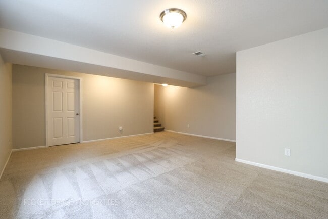 Building Photo - 4-Bedroom, 3-Bathroom Home in Windsor