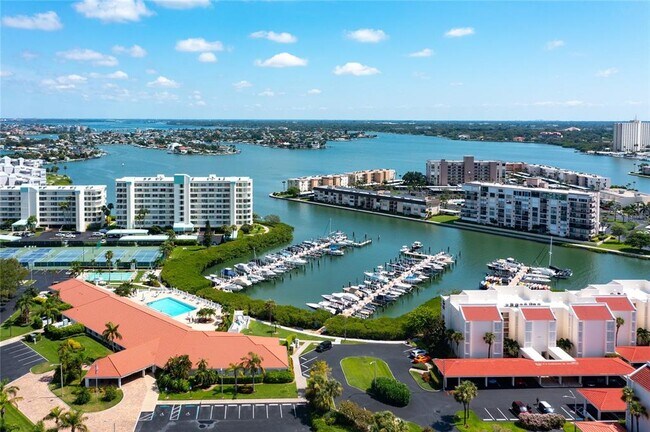 Building Photo - 7907 Sailboat Key Blvd S