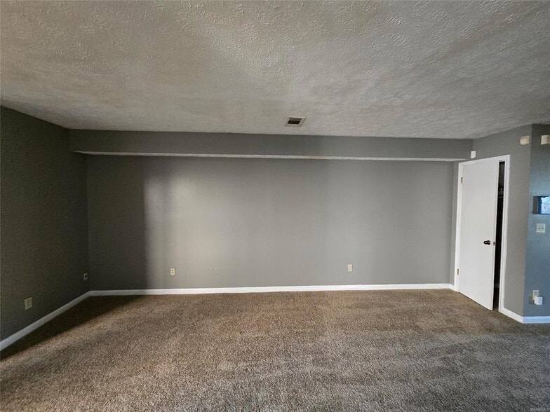 Building Photo - 6628 E Aberdeen Dr