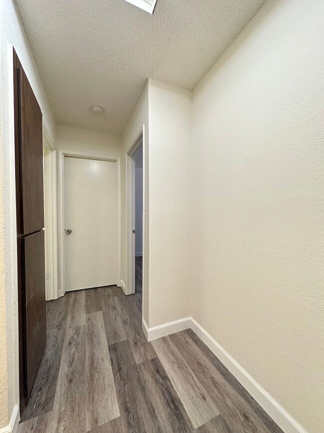 Building Photo - 7955 Deer Lake Dr