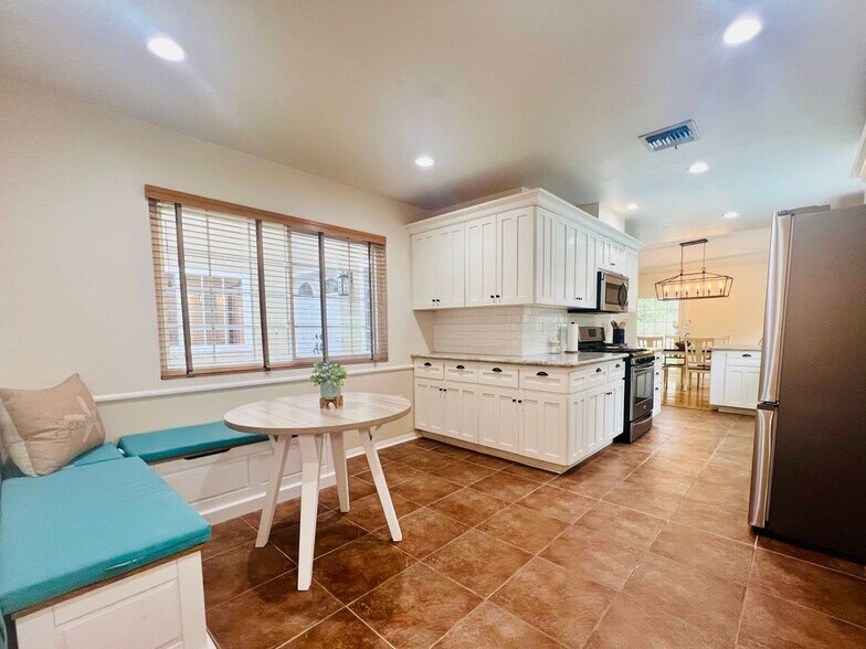 Building Photo - 5309 Lockhurst Dr