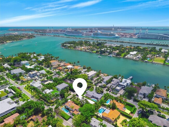 Building Photo - 122 E 2nd Ct