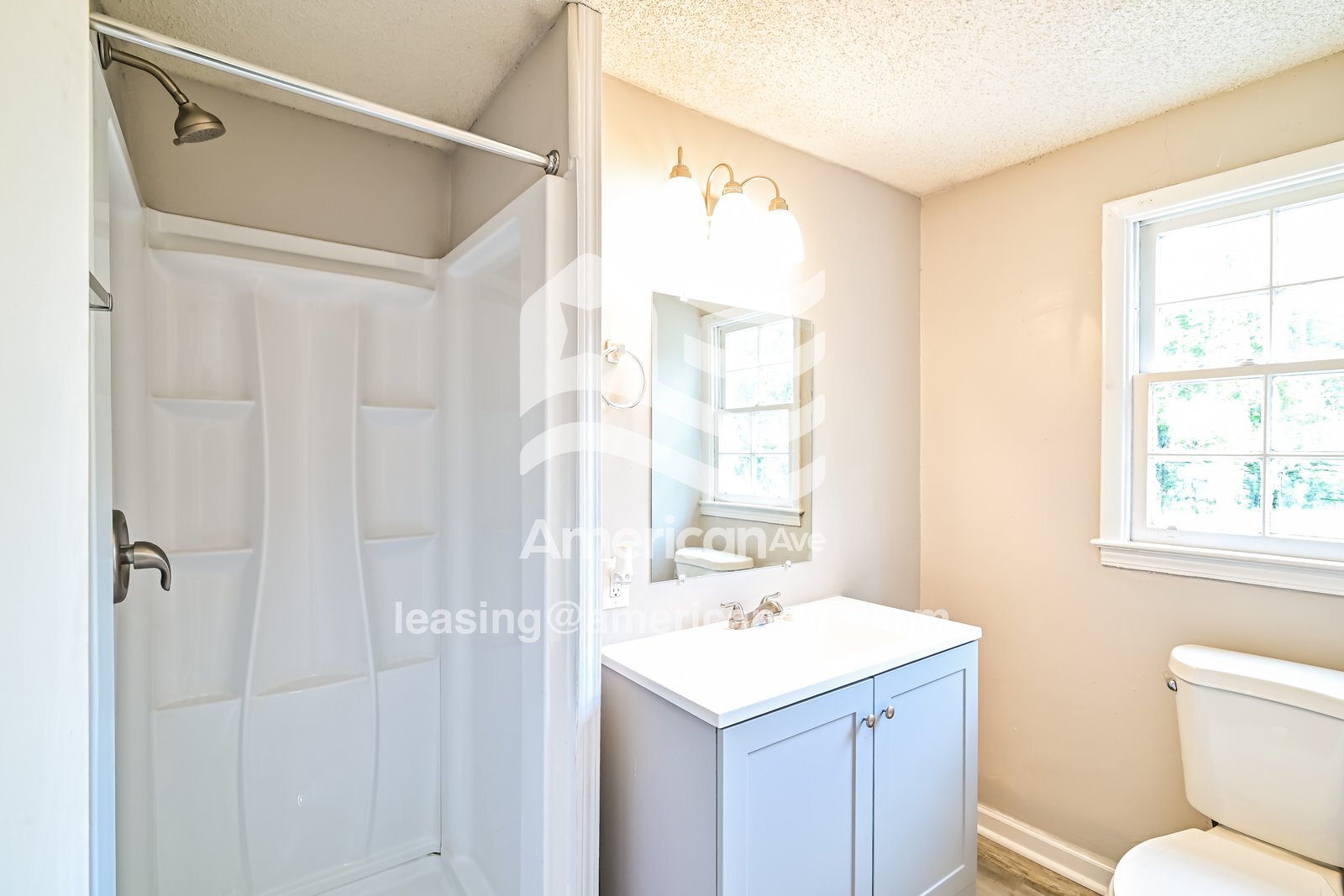 Building Photo - 713B Hillcrest Ave