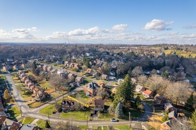 Building Photo - Move in TODAY! Check out this beautifully RENOVATED 3 bedroom in CHURCHILL!